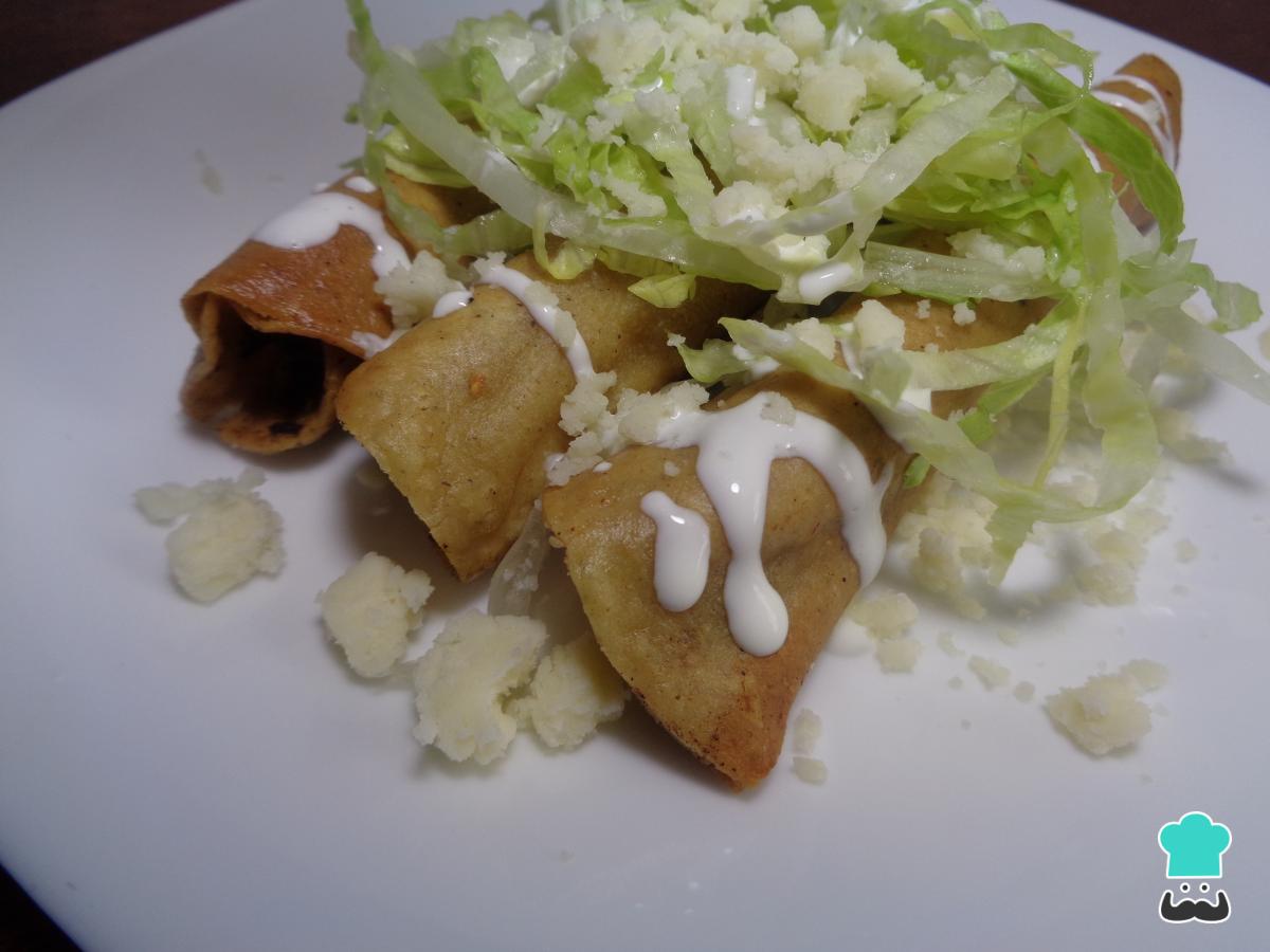 Receta de Tacos dorados de carne de res