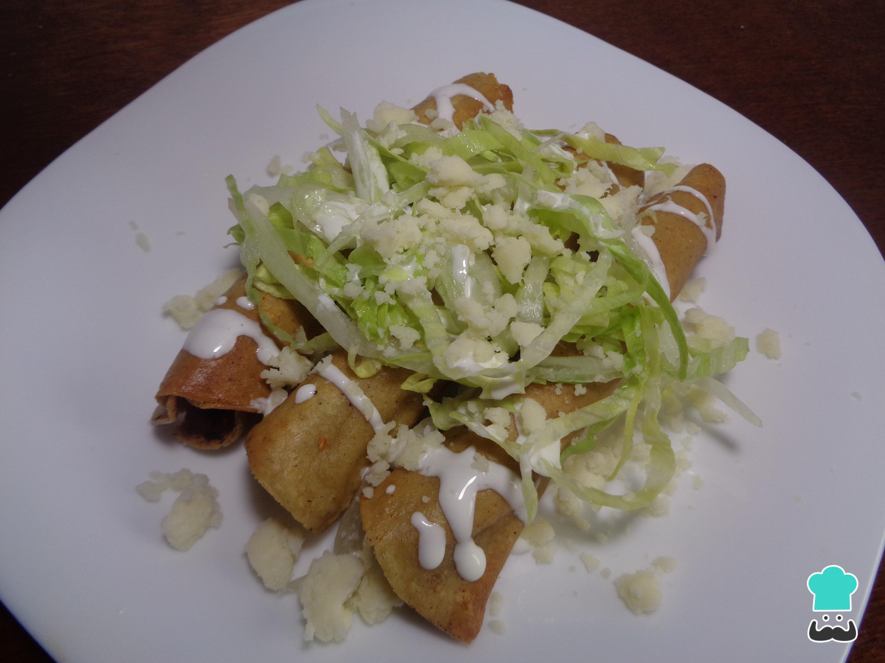 Tacos dorados de carne de res Fácil