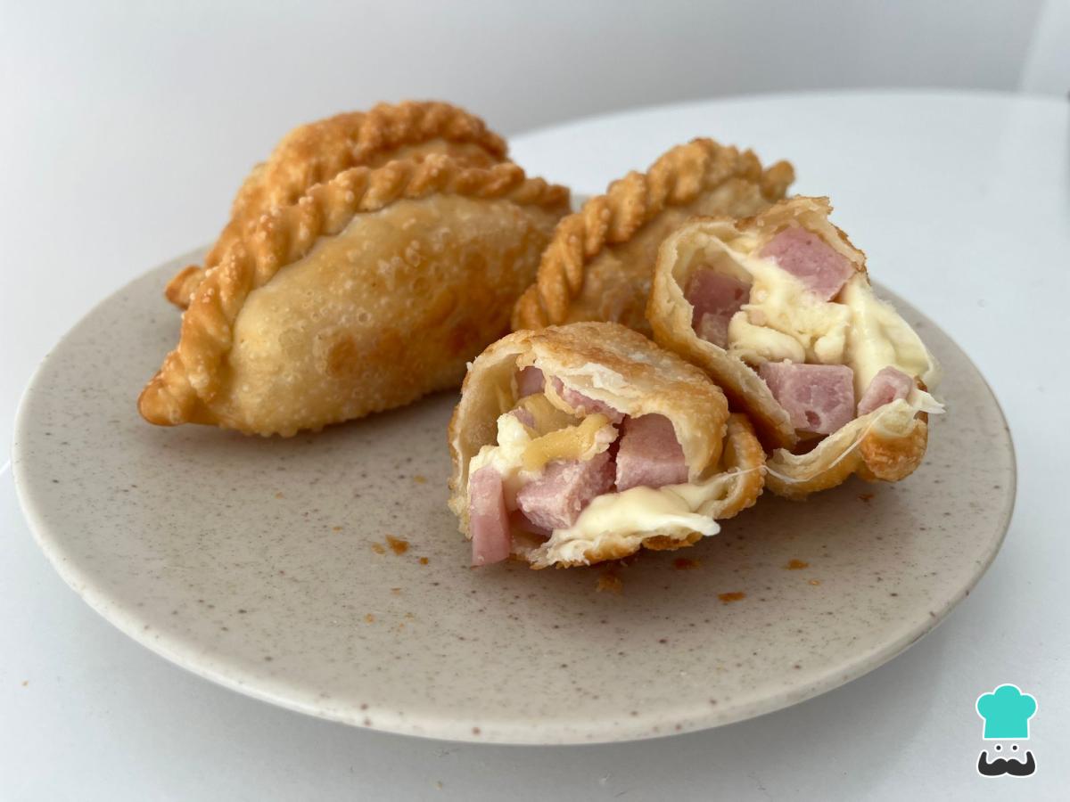 Receta de Empanadas de jamón y queso fritas