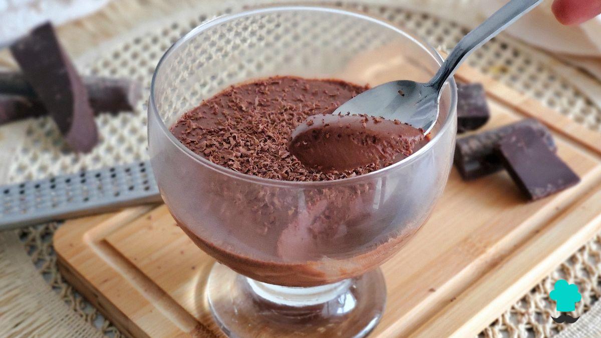 Receta de Mousse de chocolate con solo 3 ingredientes: cremosa, fácil y rápida