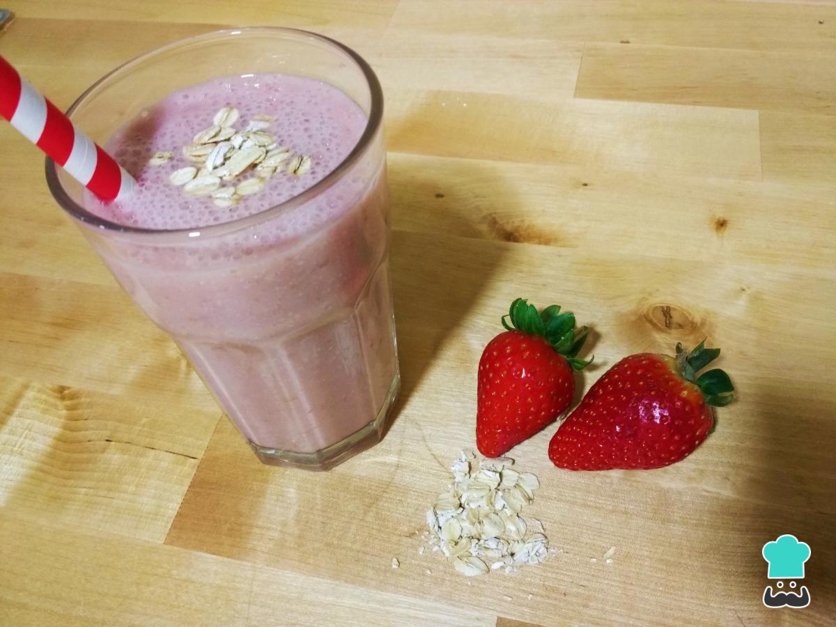 Licuado de fresa con plátano y avena