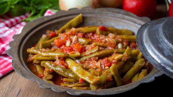 Turquía da una lección a España: “Las judías verdes más ricas no se sofríen con jamón, se guisan con tomate, cebolla y aceite de oliva”