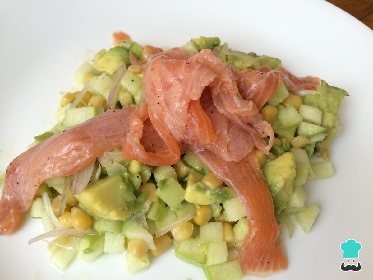 Receta de Ensalada de salmón ahumado con manzana