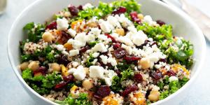 Receta del día: ensalada de garbanzos con quinoa, kale y queso fresco