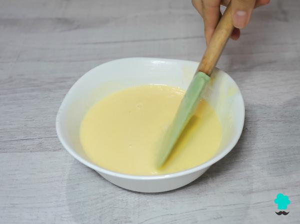 Receta de Tarta fría de melocotón y leche condensada: cremosa, con fruta de temporada y perfecta para el verano - Paso 7