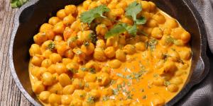 Receta de Garbanzos al curry con leche de coco: un plato fácil, rápido y con mucho sabor