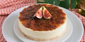 Receta de Tarta de queso con higos sin horno: un postre fácil y cremoso para aprovechar la fruta de temporada