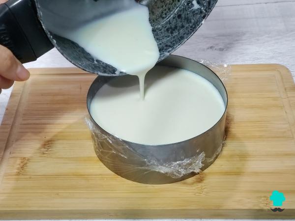 Receta de Tarta de queso con higos sin horno: un postre fácil y cremoso para aprovechar la fruta de temporada - Paso 8