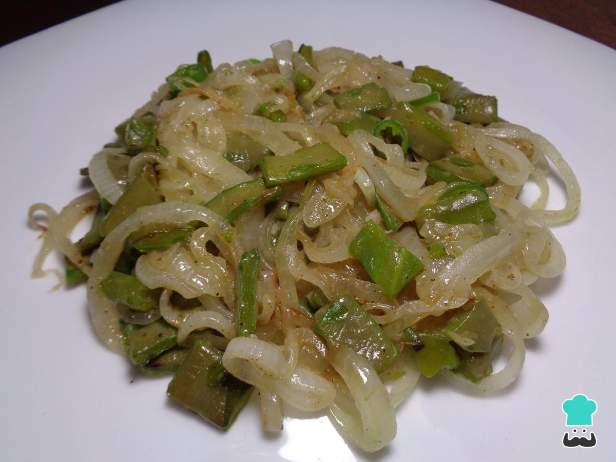 Receta de Nopales guisados con cebolla