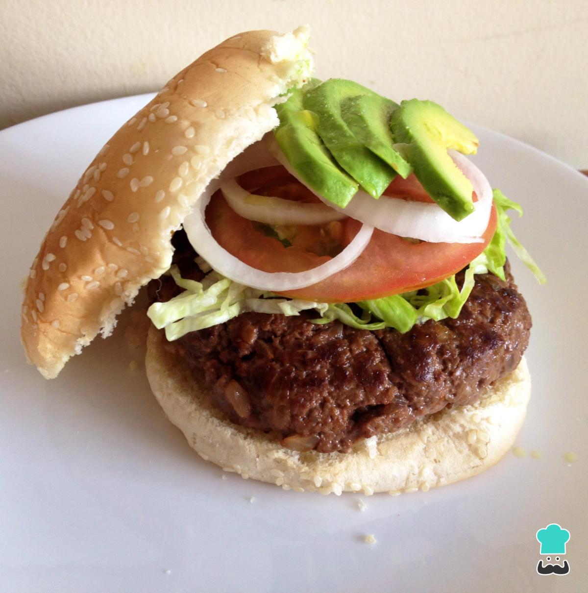 Receta de Hamburguesa casera con cebolla