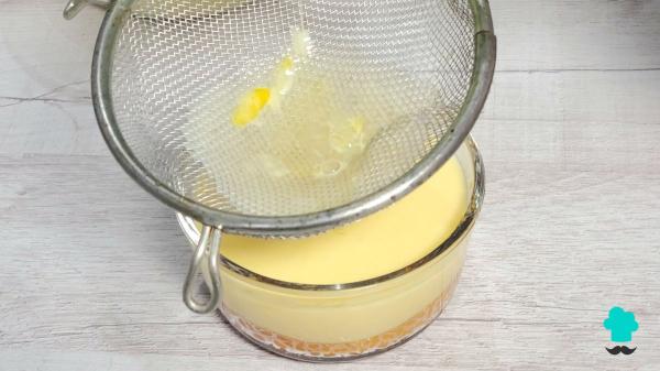 Receta de Flan de nata: el ingrediente que hace más cremoso el clásico postre de la abuela - Paso 6