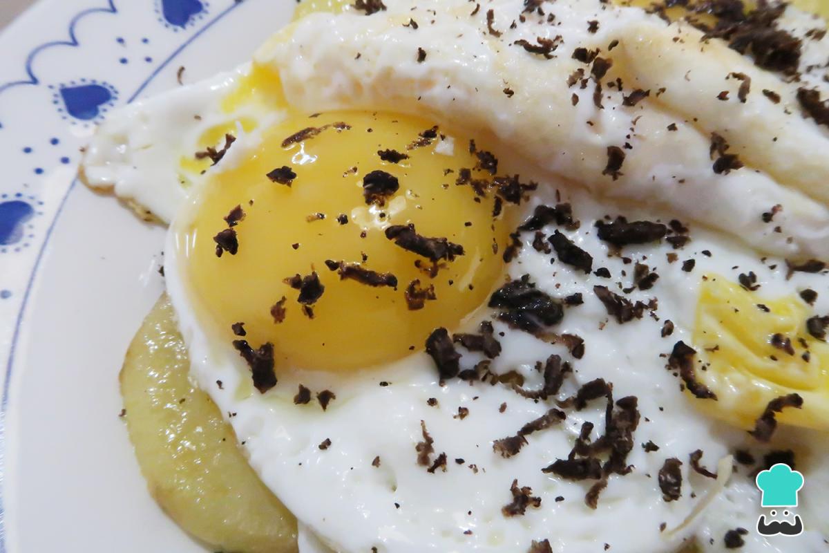Receta de Huevos trufados