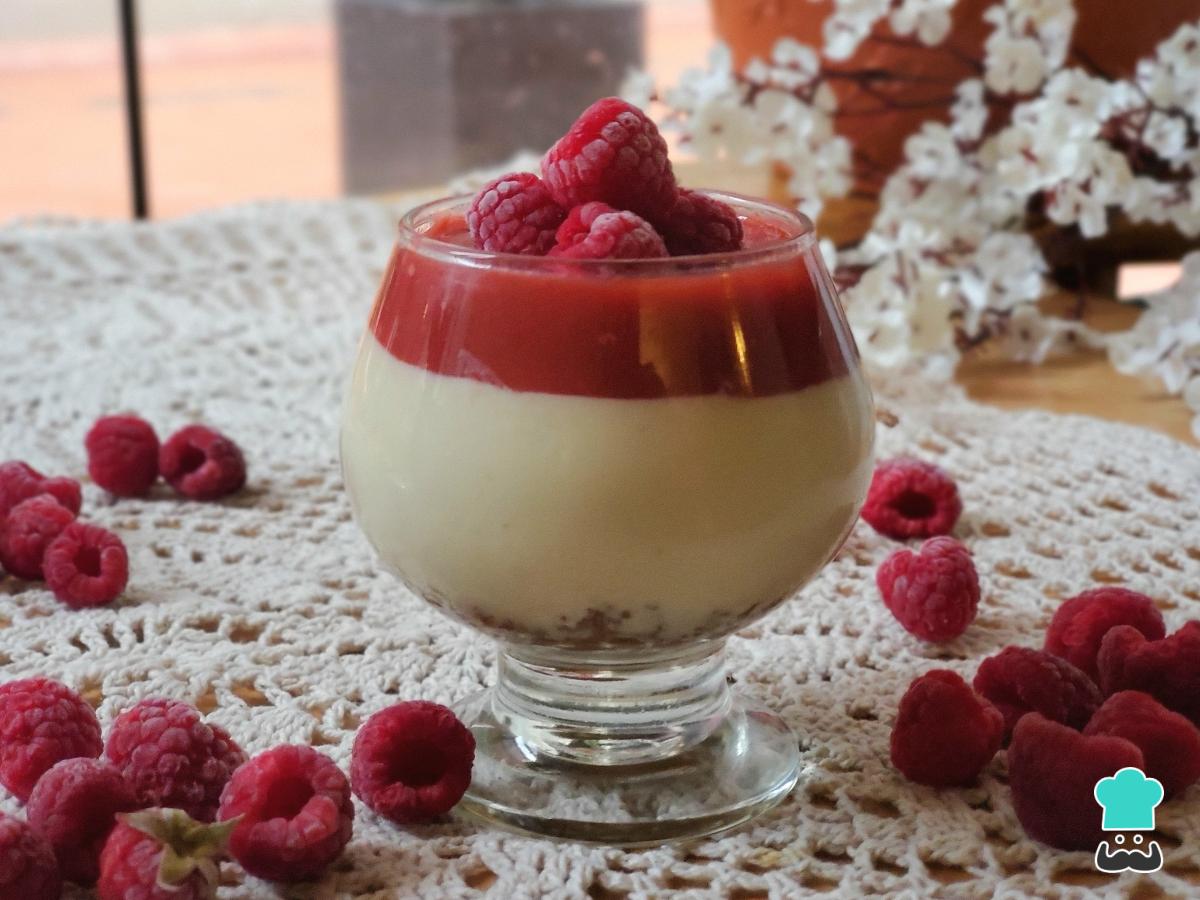 Receta de La tarta de queso en vaso fácil y perfecta para cualquier ocasión: cremosa, rápida y sin horno