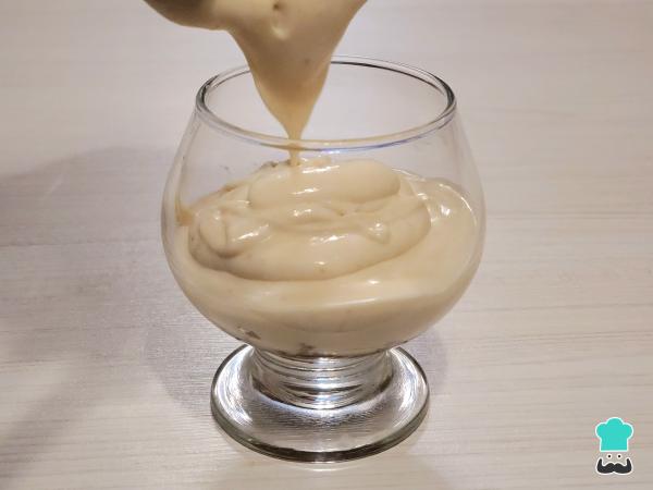 Receta de La tarta de queso en vaso fácil y perfecta para cualquier ocasión: cremosa, rápida y sin horno - Paso 6