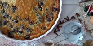 Tarta de chocolate blanco y cerezas