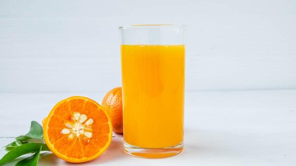 Un nuevo estudio demuestra que el azúcar del zumo no afecta igual al organismo que el de los refrescos - Así comprobaron que el zumo natural no actúa como un refresco