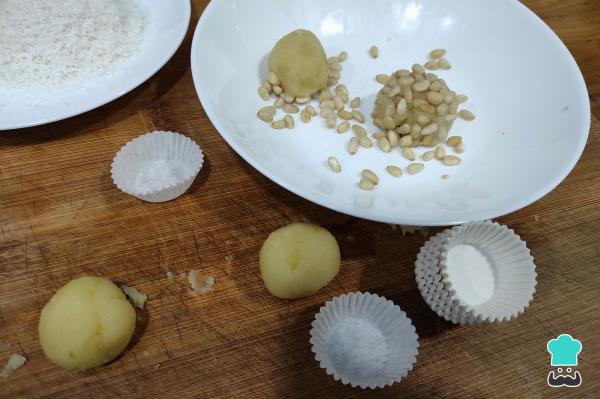 Receta de Panellets con patata - Paso 6