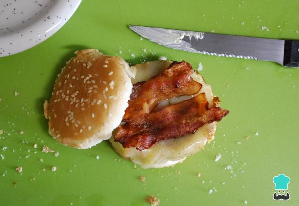 Receta de Sándwich de huevo y bacon - Paso 5