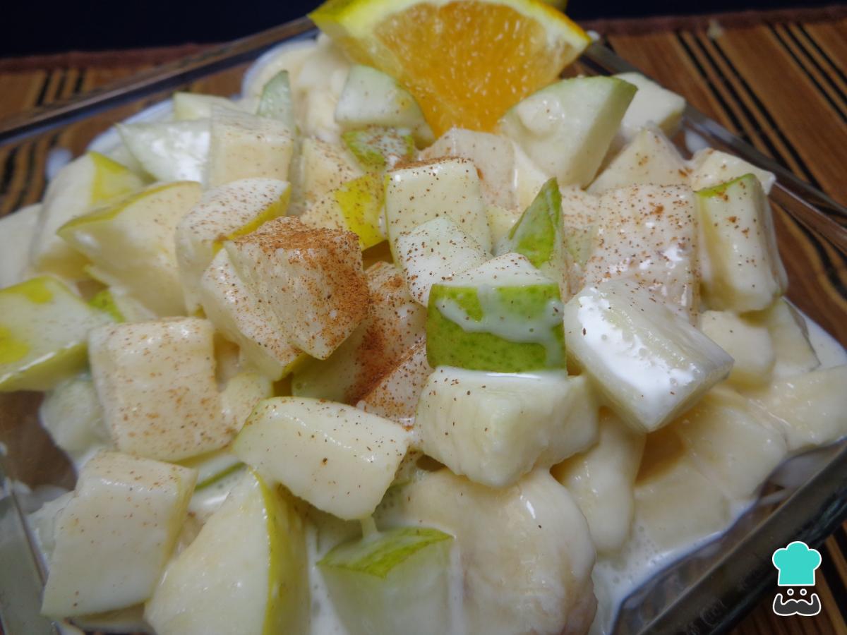 Receta de Ensalada de frutas con crema de leche y leche condensada