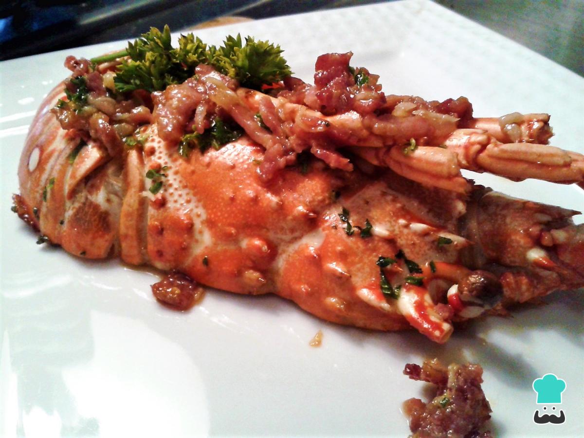 Receta de Langosta al vino con tocino y perejil