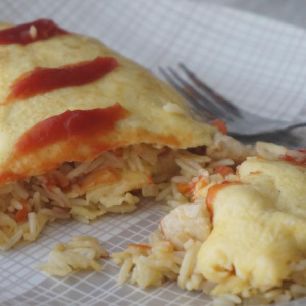 Tortilla de Arroz Frito Japonesa (OMURICE) - Receta Fácil