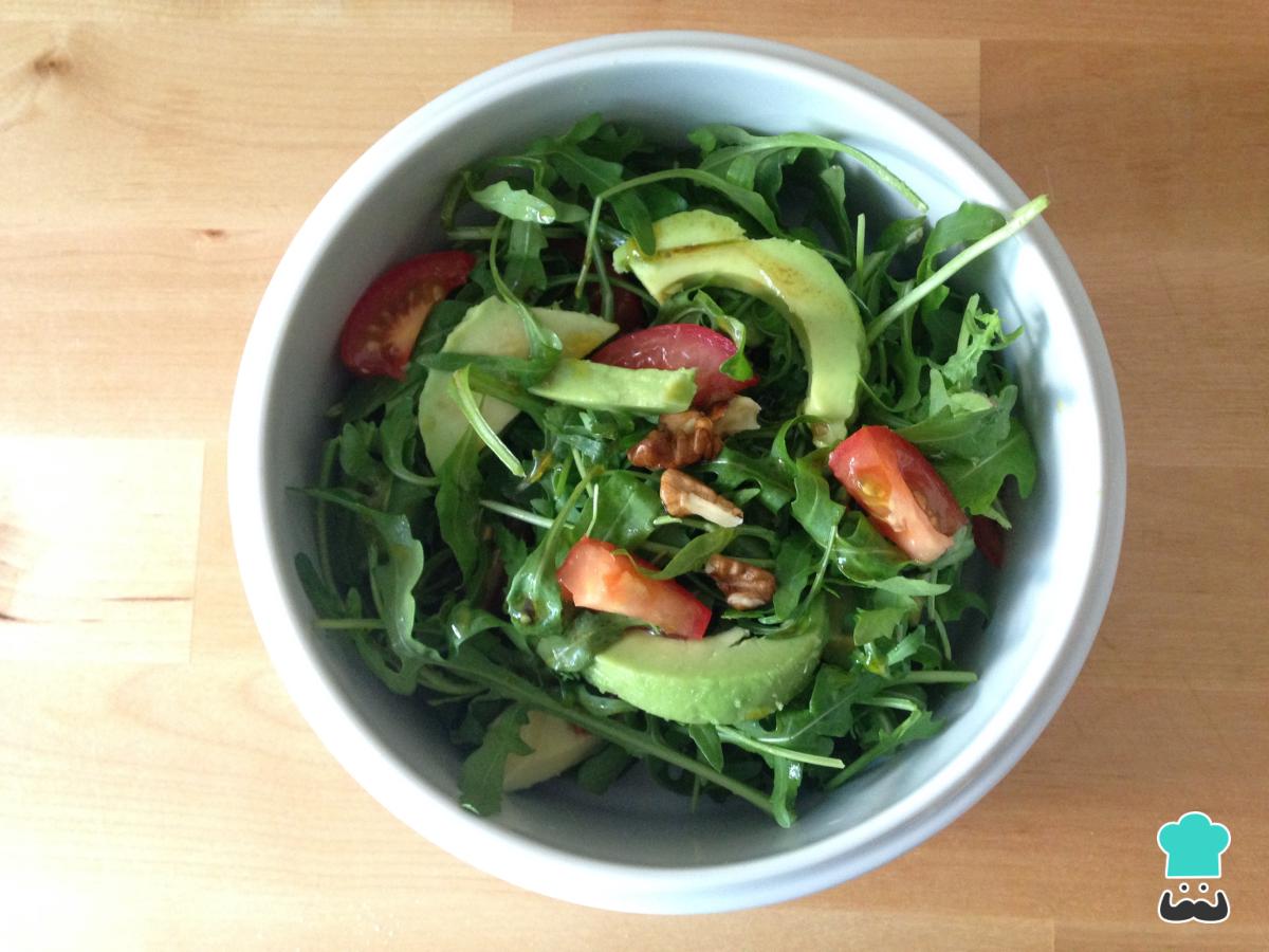 Receta de Ensalada de aguacate y rúcula