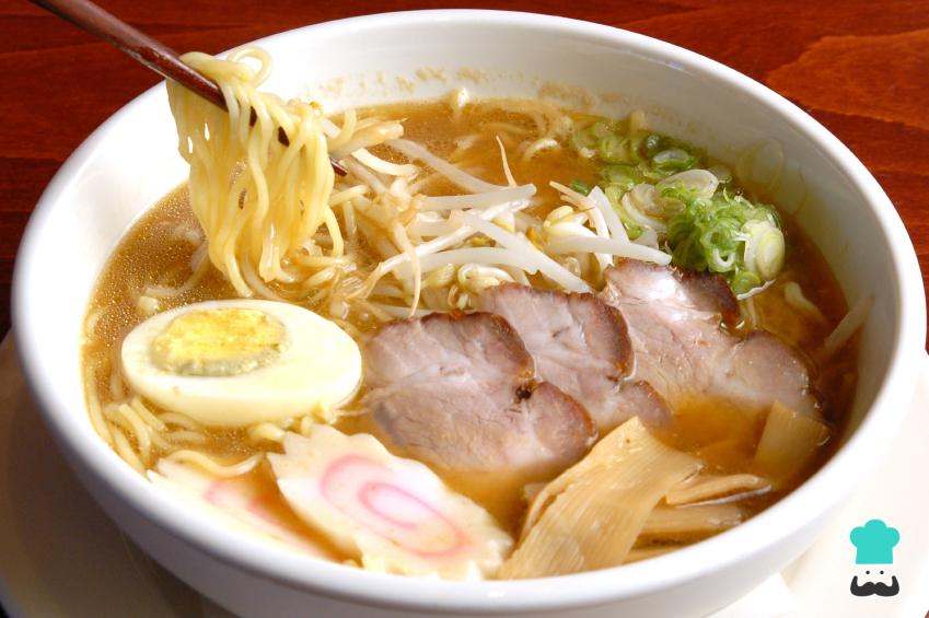 Ramen de Pollo Receta Fácil