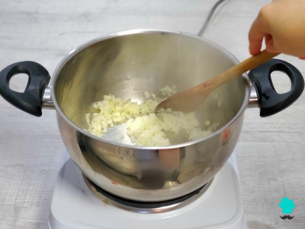 Receta de Canelones de atún y huevo con bechamel: la versión casera más cremosa y fácil - Paso 1
