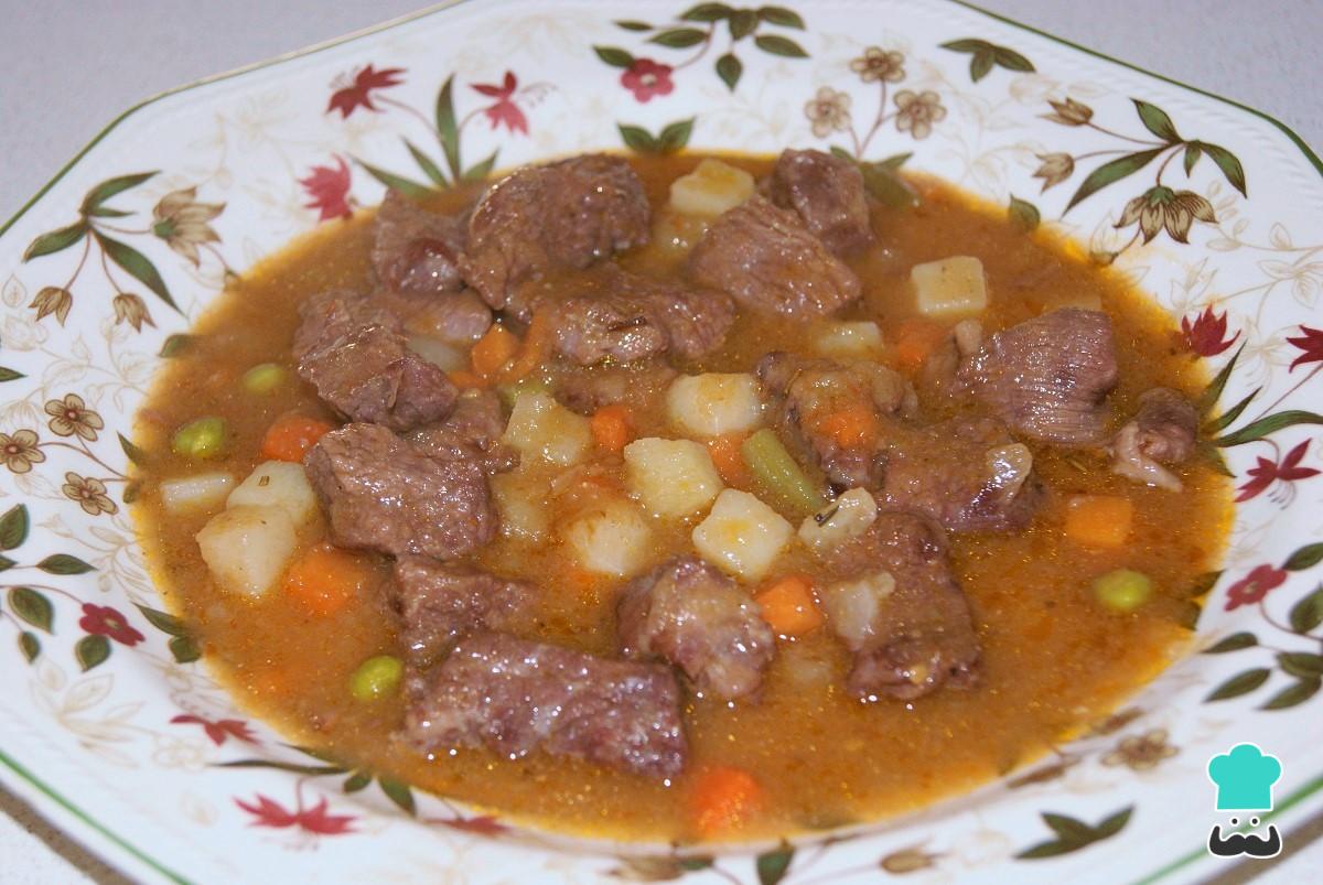 Receta de Estofado de ternera en salsa con verduras