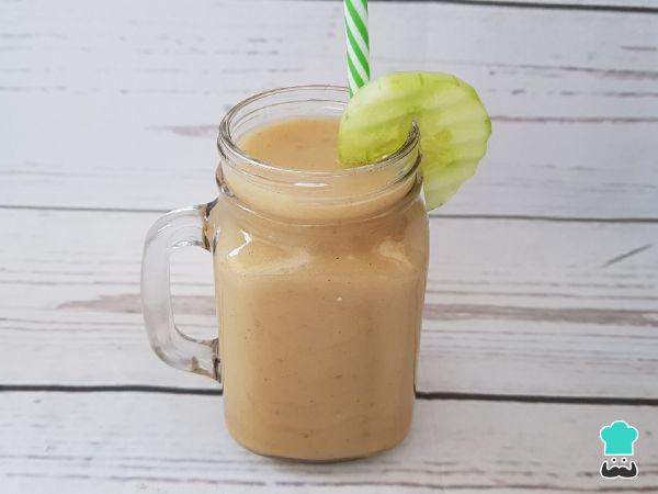 13 jugos verdes para adelgazar y quemar grasa - Jugo de pepino, apio y manzana