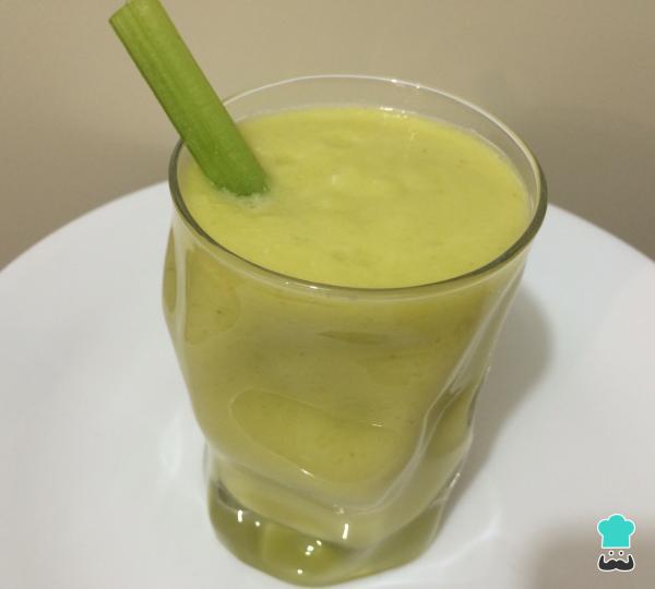 13 jugos verdes para adelgazar y quemar grasa - Jugo verde detox de apio