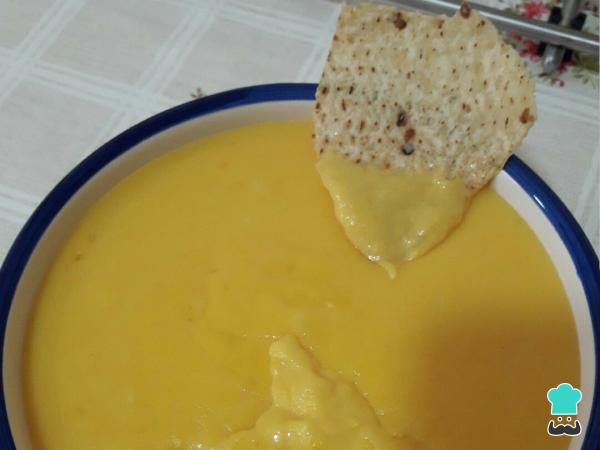 Receta de Salsa de queso cheddar con leche