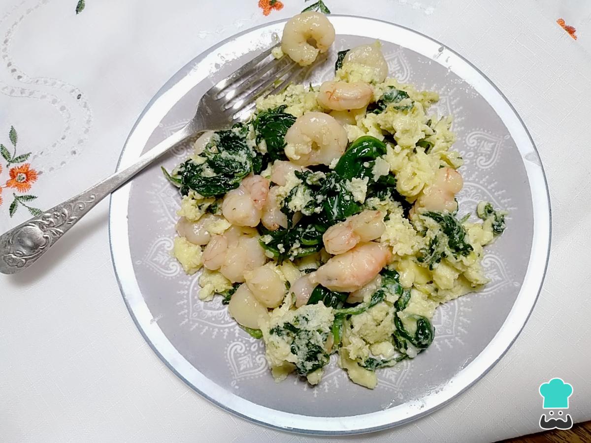 Receta de Revuelto de grelos con gambas