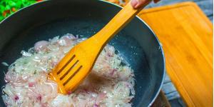Qué va primero, el ajo o la cebolla: el detalle que los cocineros sí conocen y cambia por completo el sabor de tus platos
