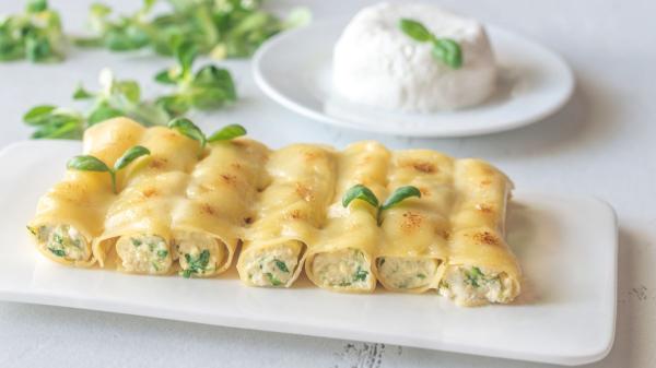 Canelones fríos de verano: desde atún y huevo hasta salmón y aguacate, las mejores recetas para combatir el calor - Canelones de pollo, manzana y yogur: ligeros y jugosos