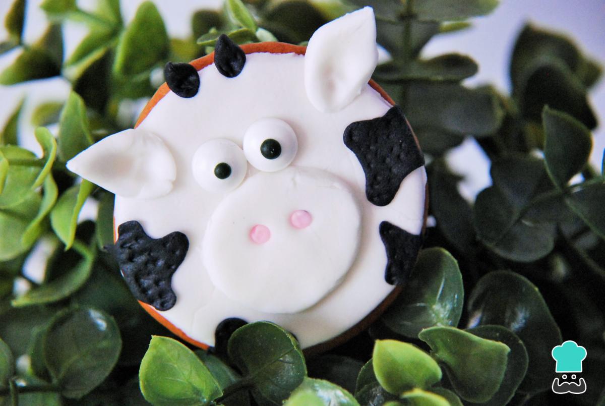 Receta de Galletas de animalitos con fondant: vaca