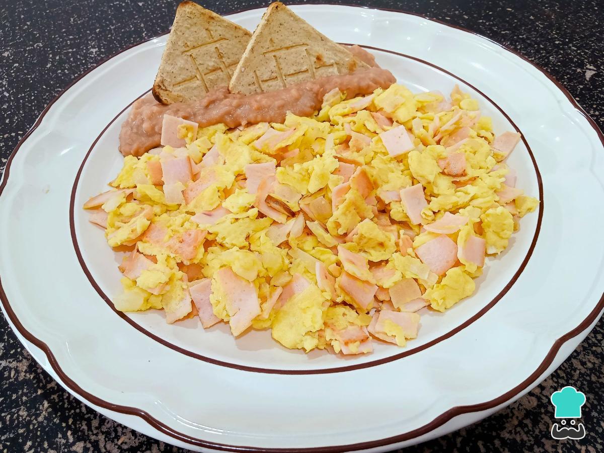 Receta de Huevos con jamón y frijoles