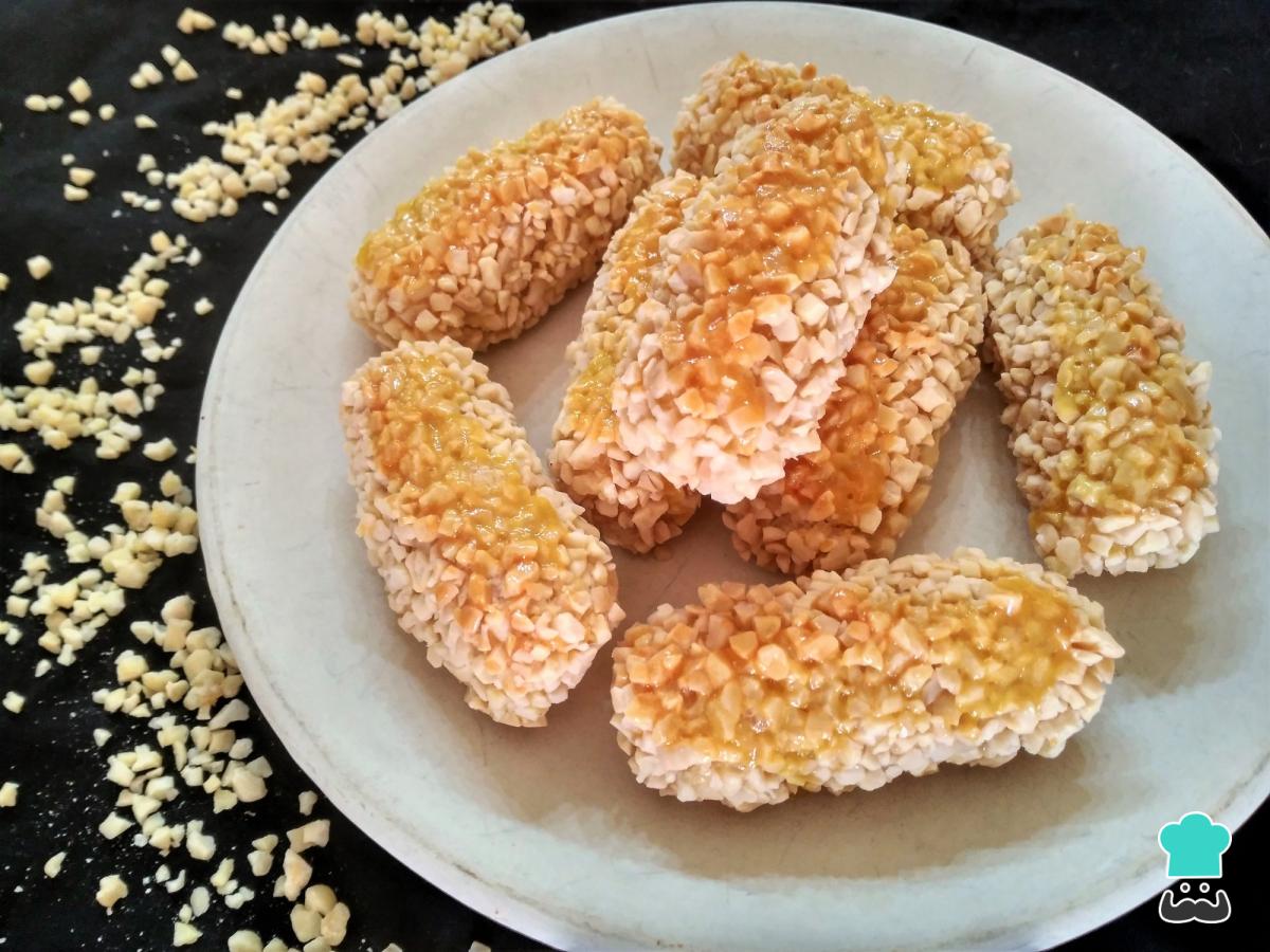 Receta de Panellets de patata y almendras picadas