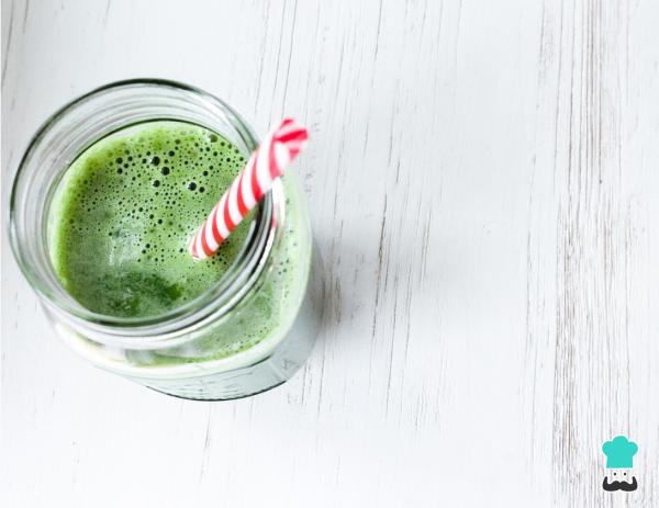 10 jugos de frutas para adelgazar el abdomen rápido - Jugo verde para desinflamar la panza de piña y apio