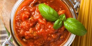 Los chefs europeos coinciden: “Para que la salsa de tomate no quede ácida, no uses azúcar, añade una pizca de bicarbonato”