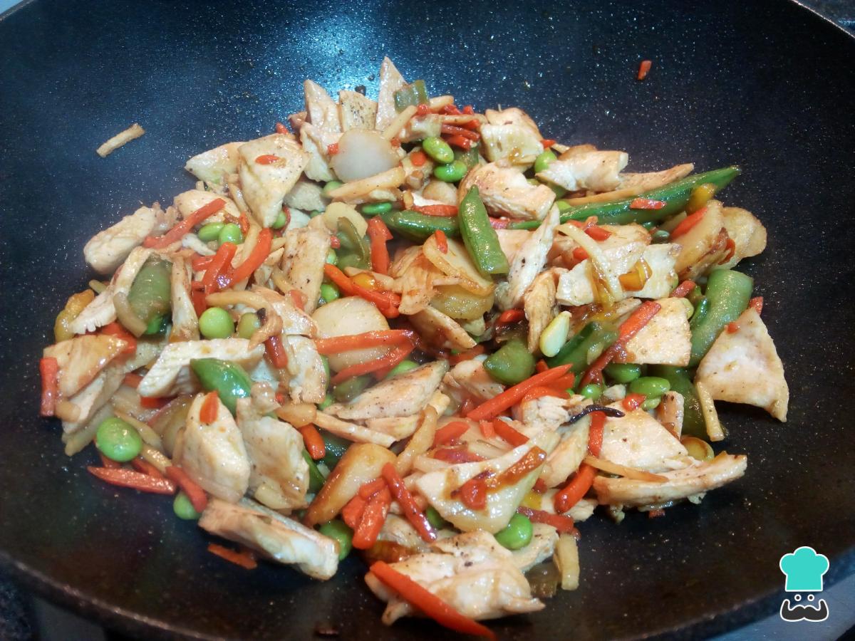 Receta de Wok de verduras con pollo