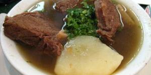 Caldo de costilla mata resaca