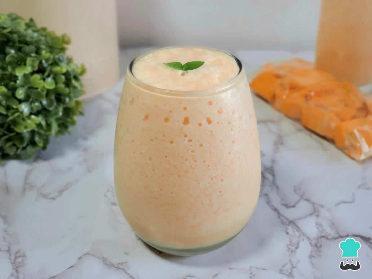 Licuado de papaya y leche