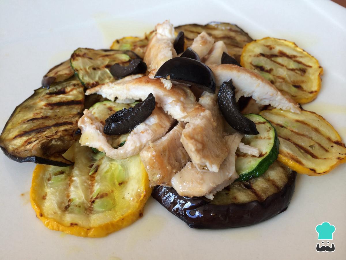 Receta de Ensalada mediterránea con pollo