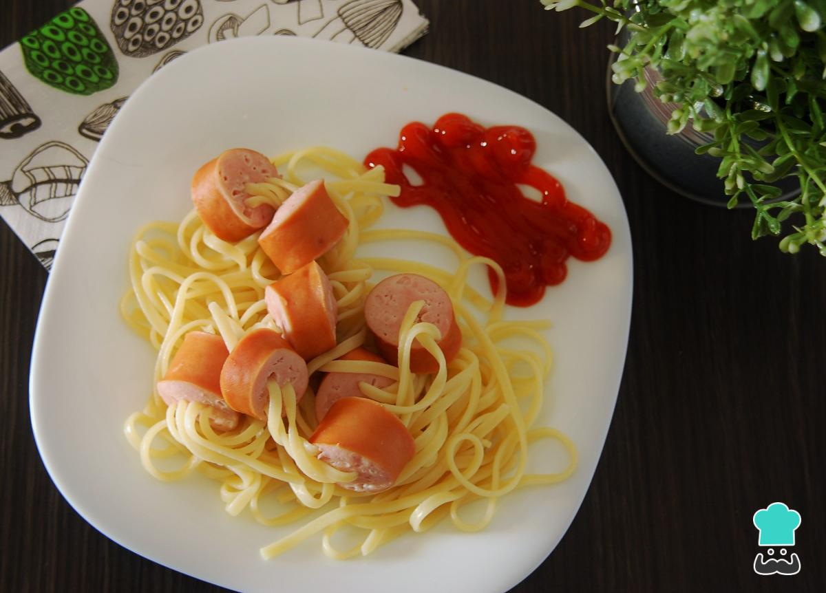 Receta de Espaguetis con salchichas para niños