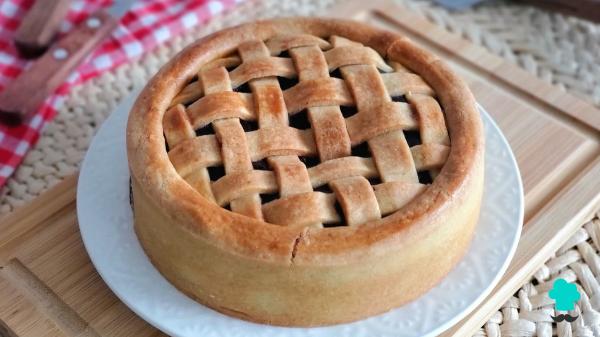 Receta de Cherry pie o tarta de cerezas: el clásico americano con relleno jugoso y masa crujiente - Paso 9