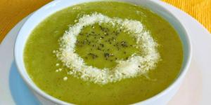 Receta de Crema fría de calabacín: fácil, cremosa y ligera, sin quedar pesada