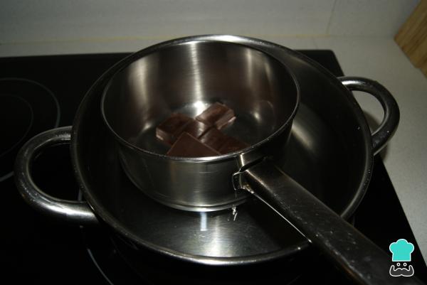 Receta de Bizcocho de chocolate con coberura - Paso 1