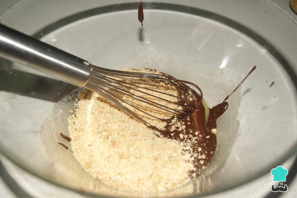 Receta de Bizcocho de chocolate con coberura - Paso 4