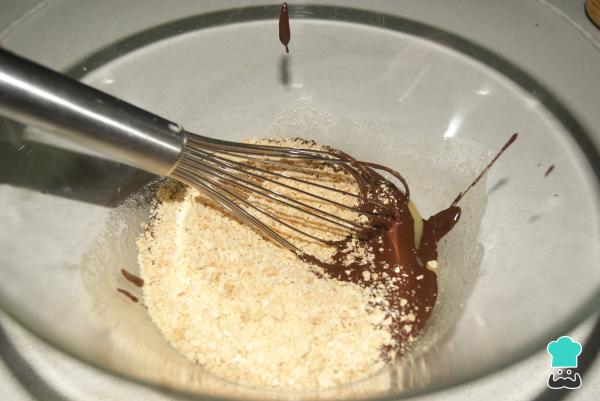 Receta de Bizcocho de chocolate con coberura - Paso 4